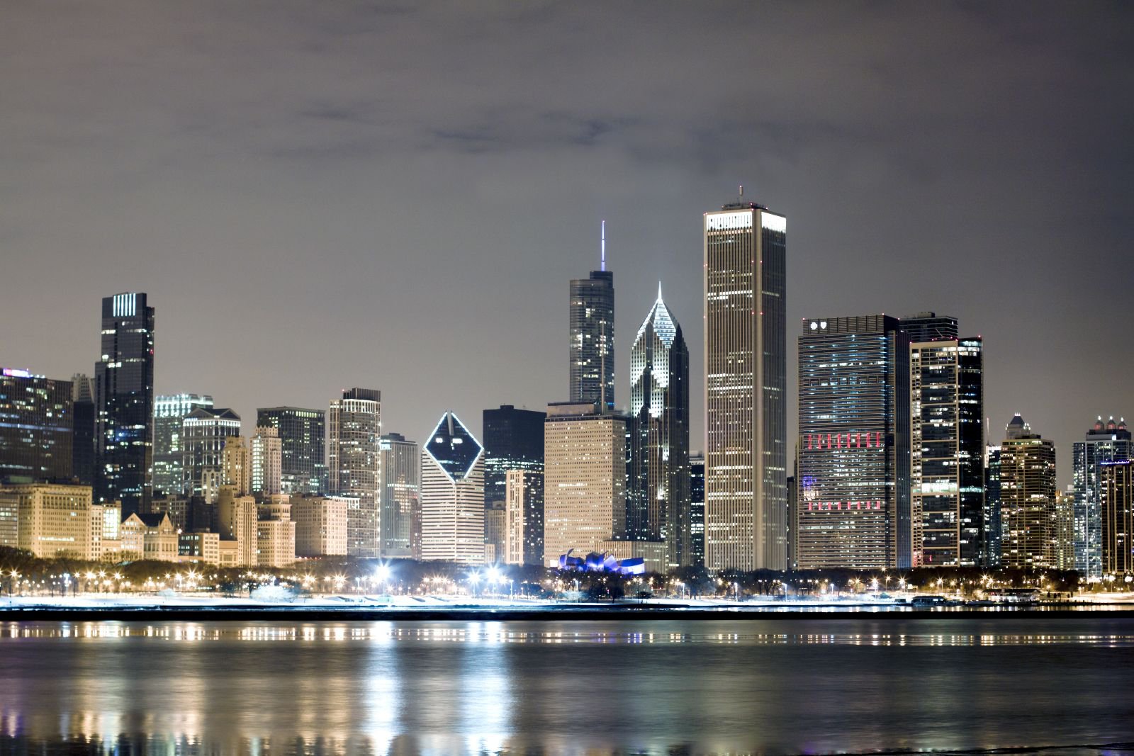 Travel Tips for Chicago: 5 Windy City Hacks