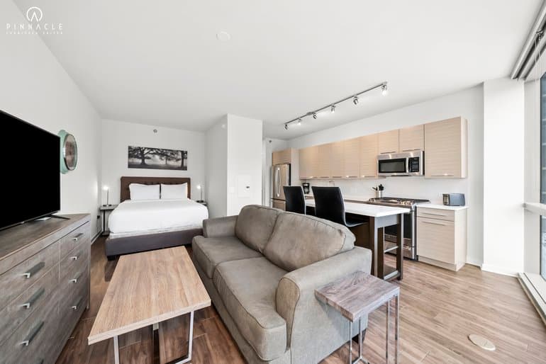 727 West Madison Studio 11