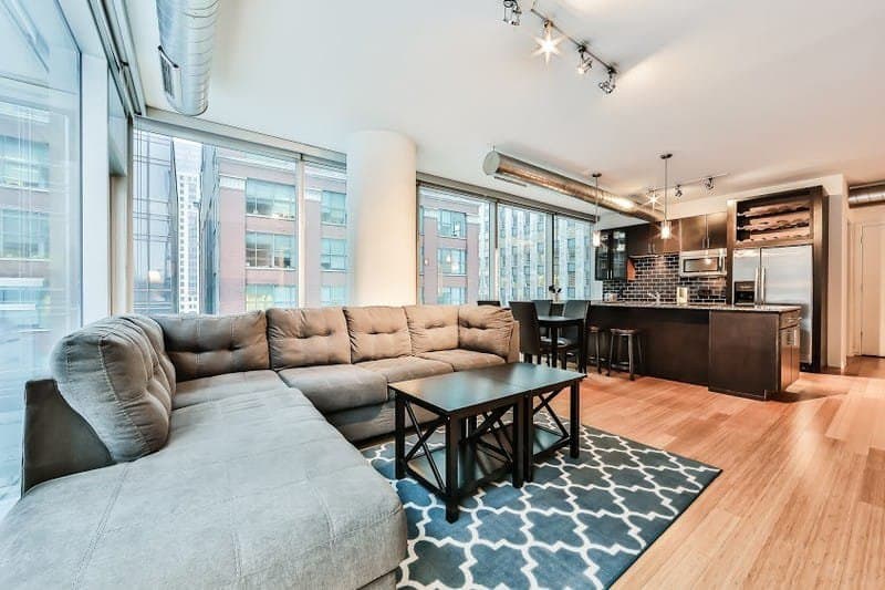 9 Benefits of Chicago Fully Furnished Short Term Housing vs. Hotels