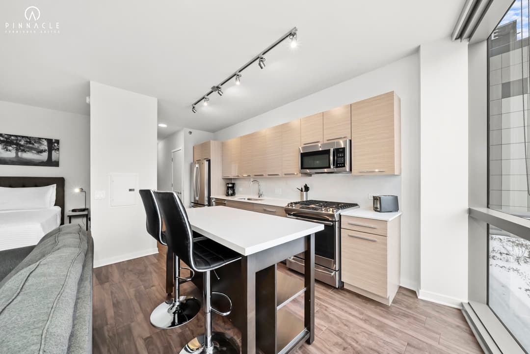 727 West Madison Studio 11