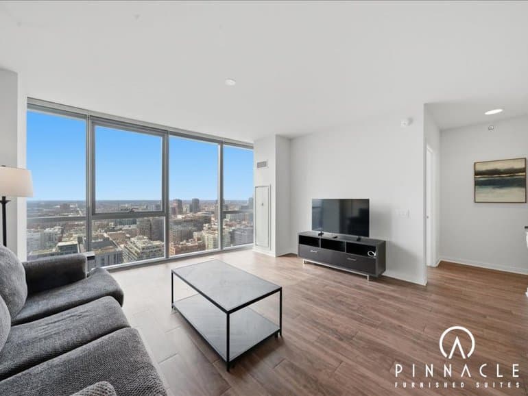 727 West Madison 1 Bedroom 05