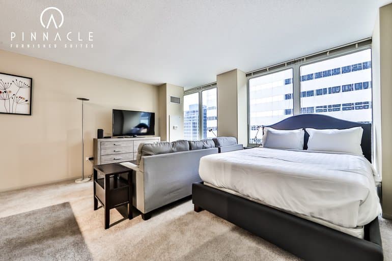 215 West Studio 08